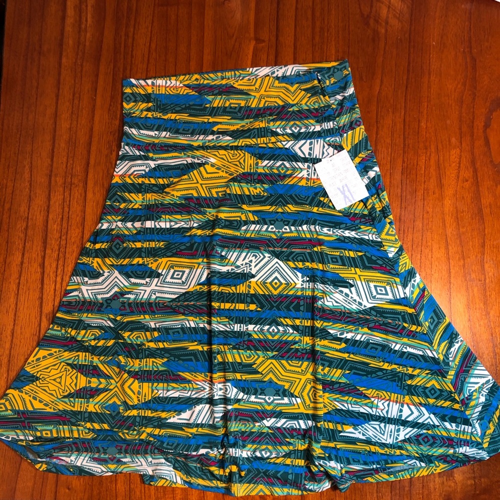 NWT LuLaroe azule skirt
